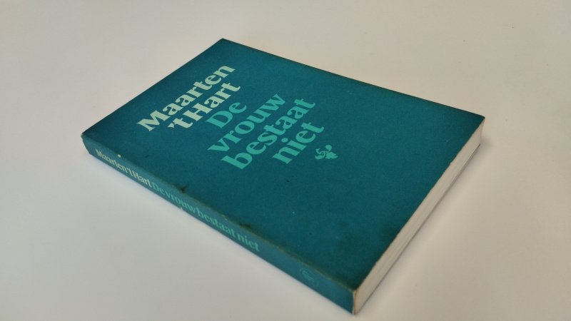 Boek met de titel: De vrouw bestaat niet