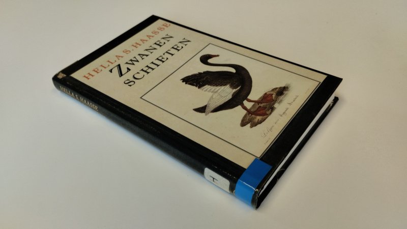 Tweedehands boek: Zwanen schieten van auteur Hella S. Haasse - Hardcover. ex-bibliotheekboek, op titelpagina geschreven. Pagina's netjes en onbeschreven. In goede staat