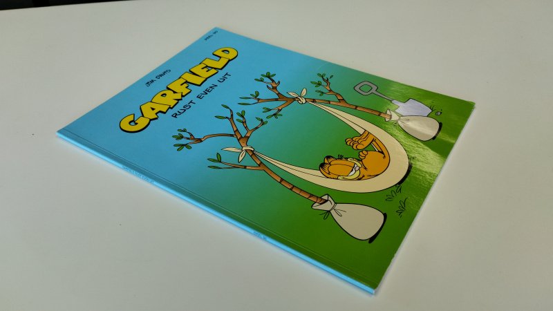 Boek met de titel: Garfield rust even uit