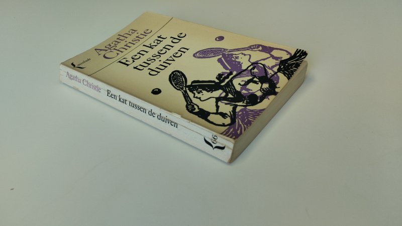 Boek met de titel: Een kat tussen de duiven