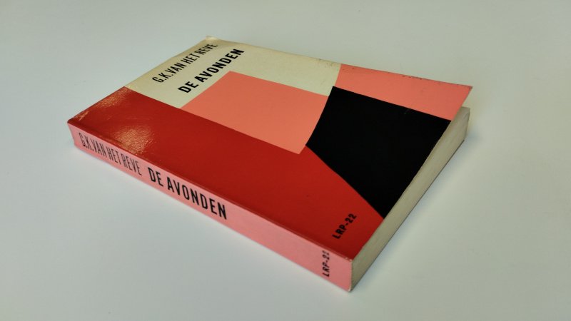 Tweedehands boek: De avonden van auteur G.K van het Reve - Softcover, met gebruikessporen aan de kaft. Kaft is ook verkleurd. In redelijke tot goede staat