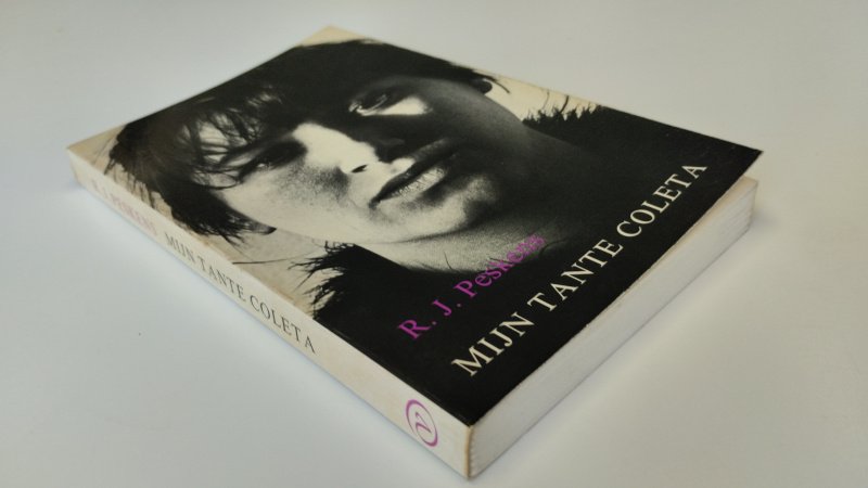 Tweedehands boek: Mijn Tante Coleta van auteur R. J. Peskens - Softcover, gelezen, naam voorin. Kaft en pagina's verkleurd. In redelijke tot goede staat