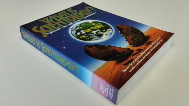 Tweedehands boek: What is Scientology? van auteur Divers - Softcover, er is onderstreept in het Boek!!!!! en er zijn aantekeningen gemaakt. Daarvoor in redelijke staat