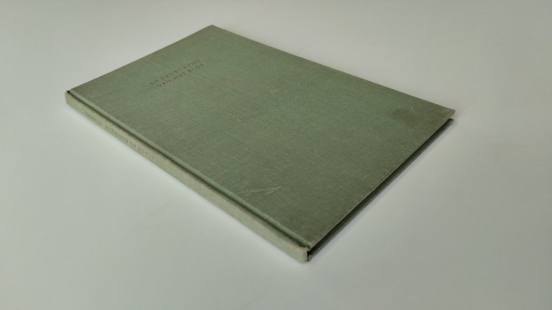 Tweedehands boek: De proporties van het boek van auteur Jan Tschichold - Hardcover, linnen kaft. Schutblad verkleurd, pagina's netjes. In goede staat.