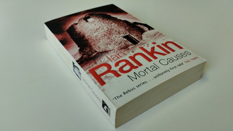 Tweedehands boek: Mortal causes van auteur Ian Rankin - Engelstalige Softcover, naamstempel voorin, pagina's netjes en onbeschreven. In goede tot zeer goede staat.