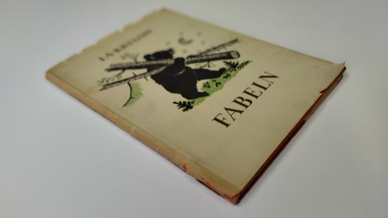 Tweedehands boek: Fabeln van auteur I.A. Krylow - Duitstalige Hardcover met stofomslag. Stofomslag vertoont gebruikerssporen en is verkleurd. Pagina's netjes en onbeschreven. In goede conditie