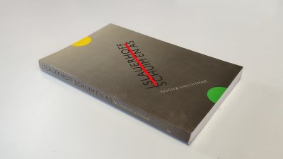 Boek met de titel: Schuim en as