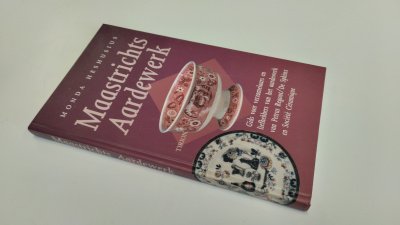 Boek met de titel: Maastrichts aardewerk