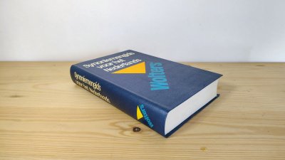 Boek met de titel: Wolters' synoniemengids voor het Nederlands
