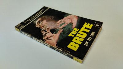Boek met de titel: The Brute