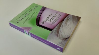 Boek met de titel: Becoming Strangers