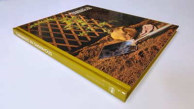 Boek met de titel: Tuinaanleg en Onderhoud