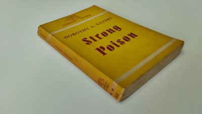 Boek met de titel: Strong poison