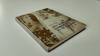 Boek met de titel: Ene kuil om snikkend in te vallen