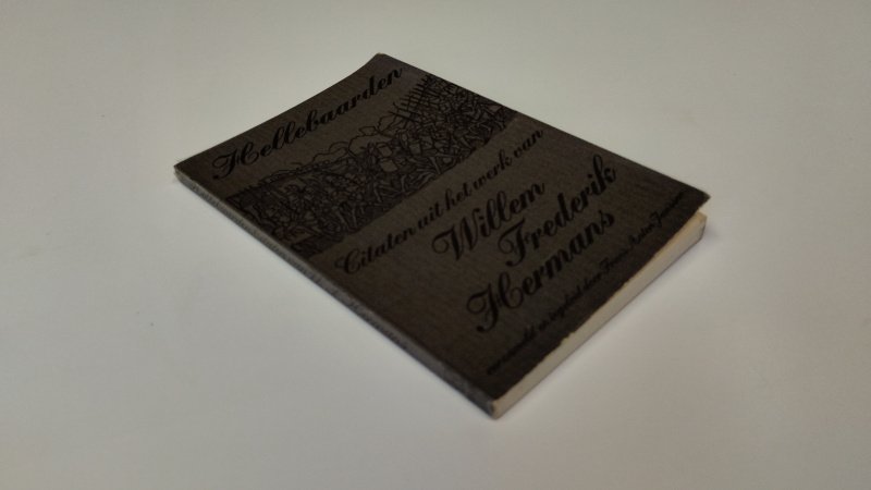 Boek met de titel: Hellebaarden