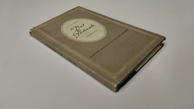 Tweedehands boek: Das Portrait van auteur Nikolaj Gogol - Duitstalige Hardcover met stofomslag. Gebruikerssporen aan de omslag. Pagina's netjes en onbeschreven. In goede staat.