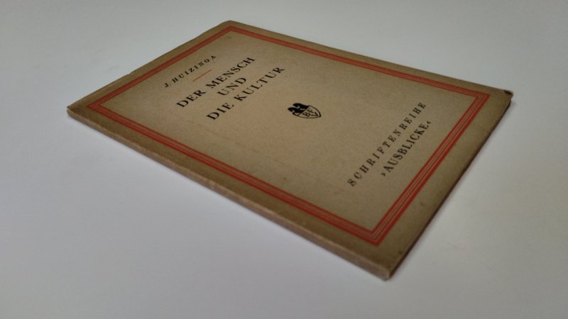 Tweedehands boek: Der Mensch und die Kultur van auteur J. Huizinga - Duitstalige Softcover, kaft is verkleurd, pagina's hebben roestvlekjes. In goede staat