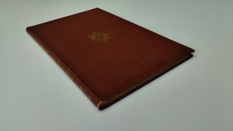 Tweedehands boek: Bijbel en volkstaal van auteur Dr. E. Laurillard - Hardcover, lichte gebruikerssporen aan de kaft. Soms wat ouderdomsvlekjes, maar over het algemeen zijn de pagina's netjes en onbeschreven. In goede staat