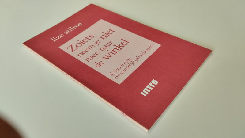 Tweedehands boek: Zoiets neem je niet mee naar de winkel van auteur Lize Stilma - Softcover, naam voorin geschreven plus een stempel. Kaft verkleurd, pagina's netjes en onbeschreven. In goede staat