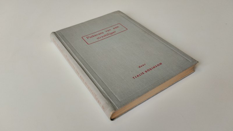 Tweedehands boek: Piekerans van een straatslijper II van auteur Tjalie Robinson - Softcover, netjes en onbeschreven. In zeer goede staat.