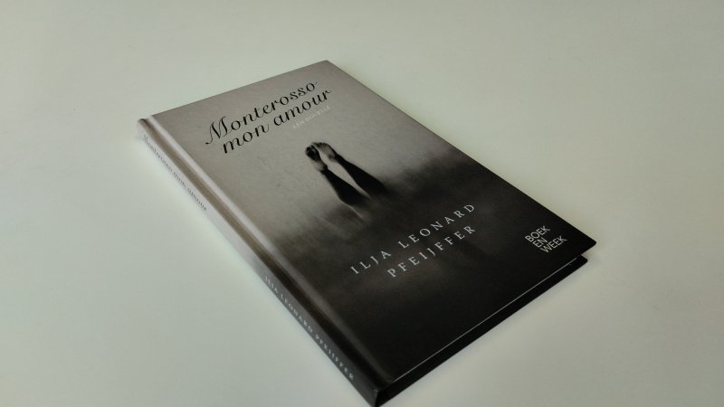 Tweedehands boek: Monterosso mon amour van auteur Ilja Leonard Pfeijffer - Hardcover, netjes en onbeschreven, als nieuwq