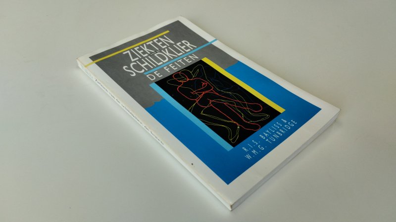 Tweedehands boek: Ziekten van de schildklier van auteur Bayliss & Tunbridge - Softcover, gelezen, pagina's zijn een beetje golvend. Pagina's zijn onbeschreven. In redelijke staat