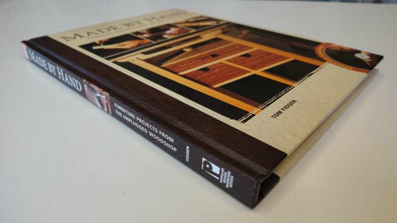 Tweedehands boek: Made by Hand van auteur Tom Fidgen - Engelstalige hardcover, als nieuw!