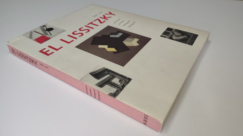 Tweedehands boek: El Lissitzky, architect, schilder, fotograaf en typograaf van auteur El Lissitzky - Paperback met flappen. Slijtage langs bovenzijde voorkant kaft. Voorkant kaft lichte vlekken. Witte bladzijdes lichte verkleuring, verder onbeschreven en netjes.