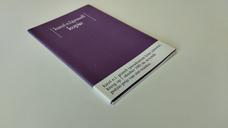 Tweedehands boek: Kopie van auteur Karel N.L. Grazell - Softcover met stofomslag met uitgeversband. Lichte gebruikerssporen aan de stofomslag n.m. bij de rand. Pagina's netjes en onbeschreven. In goede staat.