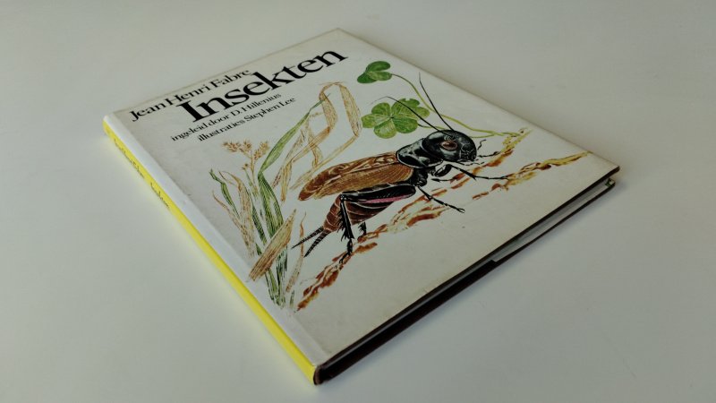 Tweedehands boek: Insekten van auteur Jean Henri Casimir Fabre - Hardcover met stofomslag. Zowel stofomslag als pagina's zijn heel licht verkleurd. Onbeschreven en netjes, in goede staat.