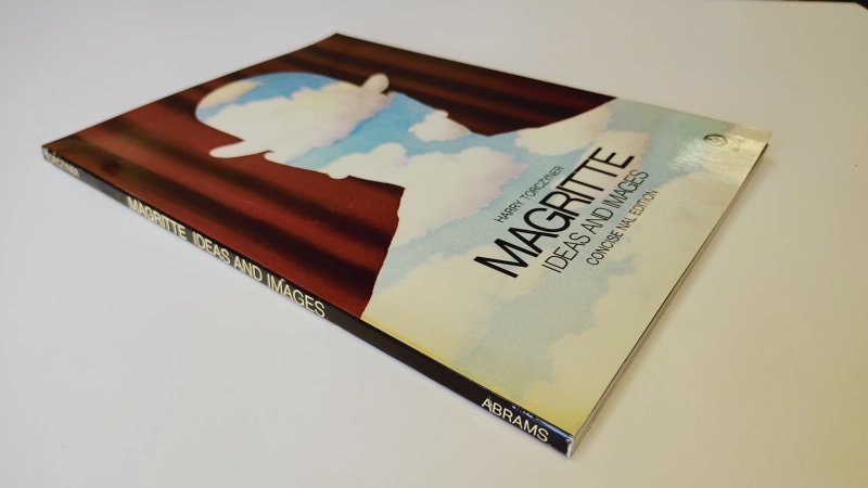 Tweedehands boek: Magritte, the True Art of Painting van auteur René Magritte, Harry Torczyner - English paperback with light signs of use along the edges. White pages slightly yellowed, otherwise clean and unmarked.