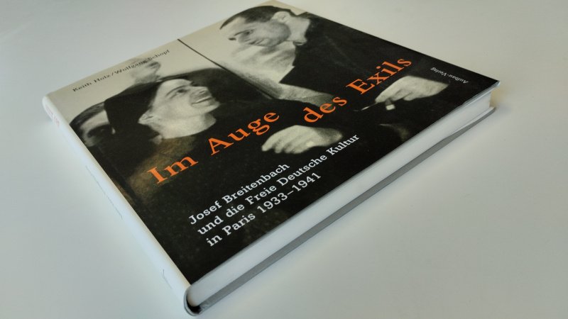 Tweedehands boek: Im Auge des Exils van auteur Keith Holz, Wolfgang Schopf - Duitstalige hardcover met stofomslag, zeer goede staat. German book, hardcover with dust jacket, in very good condition. Deutsches Buch, Hardcover mit Schutzumschlag, sehr guter Zustand.