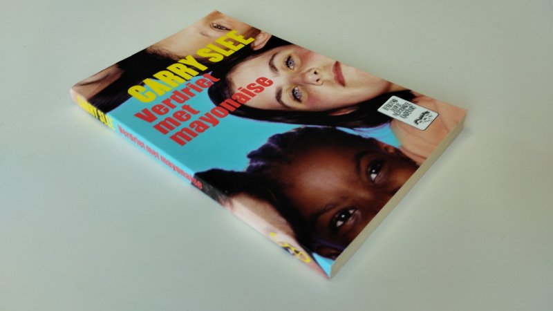 Tweedehands boek: Verdriet met mayonaise van auteur Carry Slee - Paperback, Nederlandstalig boek, zeer goed, heel lichte zichtbare gebruikssporen