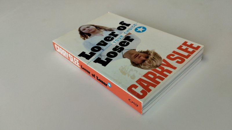 Tweedehands boek: Lover of loser van auteur Carry Slee - Paperback, Nederlandstalig boek, lichte gebruikssporen, netjes en onbeschreven