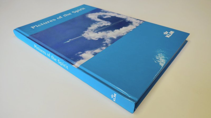 Tweedehands boek: Pictures of the Spirit – Een kijk op het blauwe gevoel van auteur KLM - Hardcover, als nieuw