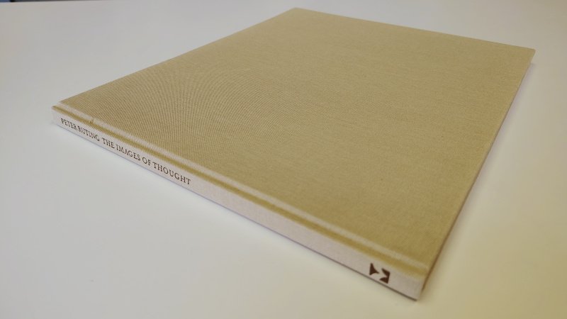 Tweedehands boek: The Images of Thought van auteur Peter Ruting - Hardcover zonder stofomslag. Linnen kaft met goudopdruk rug, oogt als nieuw. Witte bladzijdes lichte verkleuring, verder onbeschreven en netjes.