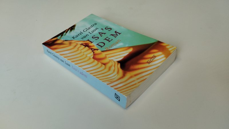 Tweedehands boek: Lisa's adem van auteur Karel Glastra van Loon - Paperback, redelijke staat, gebruikssporen en gekromde rug, maar netjes en compleet