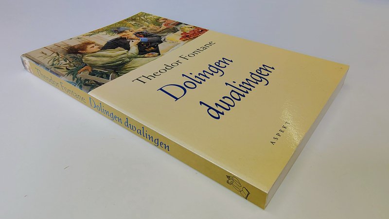 Tweedehands boek: Dolingen dwalingen van auteur Theodor Fontane - Paperback met rechte rug zonder leesvouwen. Lichte verkleuring kaft. Binnenwerk onbeschreven en netjes. In zeer goede staat.