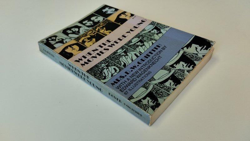 Tweedehands boek: When the Movies Were Young van auteur Mrs. D. W. Griffith - Engelstalige Paperback, redelijke tot goede staat, lichte gebruikssporen, geen flappen