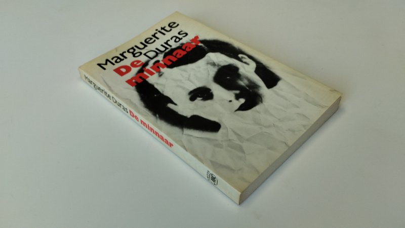 Tweedehands boek: De minnaar van auteur Marguerite Duras (pseud. van Marguerite Donnadieu) - Paperback, kaft lichte verkleuring en gebruikssporen, pagina’s netjes en onbeschreven