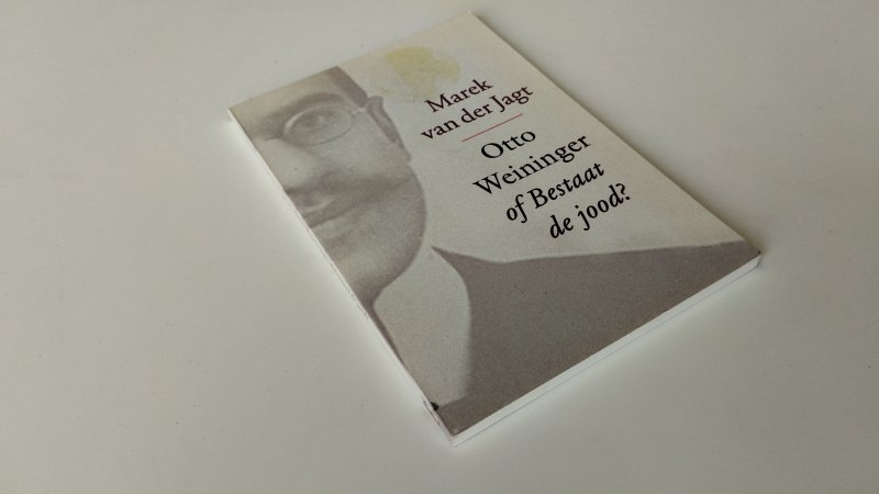 Tweedehands boek: Otto Weininger of Bestaat de jood? van auteur Marek van der Jagt - Nederlandstalige paperback, kaft lichte gebruikssporen, pagina’s netjes en schoon, stevige binding. residu van sticker zichtbaar aan voorkant. In goede tot zeer goede staat.