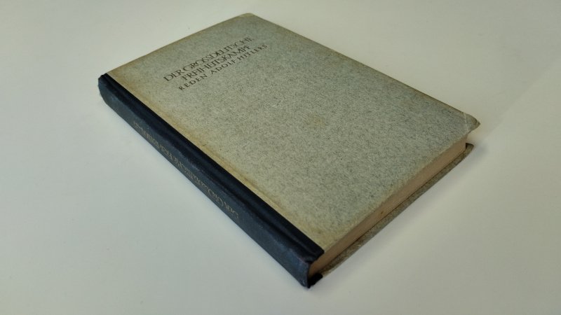 Tweedehands boek: Der großdeutsche Freiheitskampf – III. Band van auteur Adolf Hitler - Duitstalige hardcover; band licht verkleurd maar stevig, pagina’s verkleurd maar compleet en goed leesbaar. Historische uitgave van Zentralverlag der NSDAP (Franz Eher Nachf., München), maart 1942.
