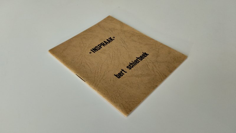 Tweedehands boek: Inspraak van auteur Bert Schierbeek - Nederlandstalige dunne paperback; lichte verkleuring en gebruikssporen, binnenwerk netjes.
