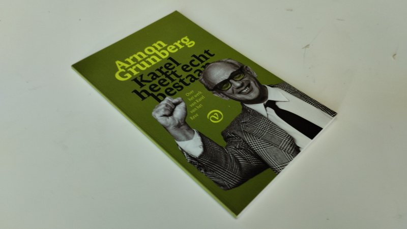 Tweedehands boek: Karel heeft echt bestaan van auteur Arnon Grunberg - Nederlandstalige paperback, netjes en onbeschreven, in zeer goede staat.