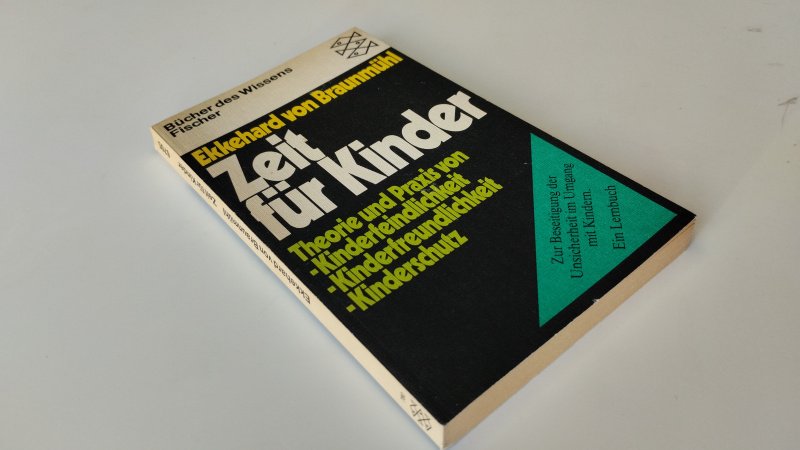Tweedehands boek: Zeit für Kinder van auteur Ekkehard von Braunmühl - Duitstalige paperback, geen stofomslag, kaft licht verkleurd, typex voorin, aantekeningen gemaakt. in redelijke staat.