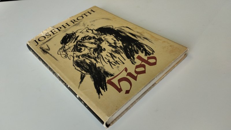 Tweedehands boek: Hiob van auteur Joseph Roth - Duitstalige hardcover met stofomslag, lichte verkleuring en ouderdomssporen aan stofomslag. Boekblok netjes en intact, pagina's licht verkleurd, in goede gelezen staat.