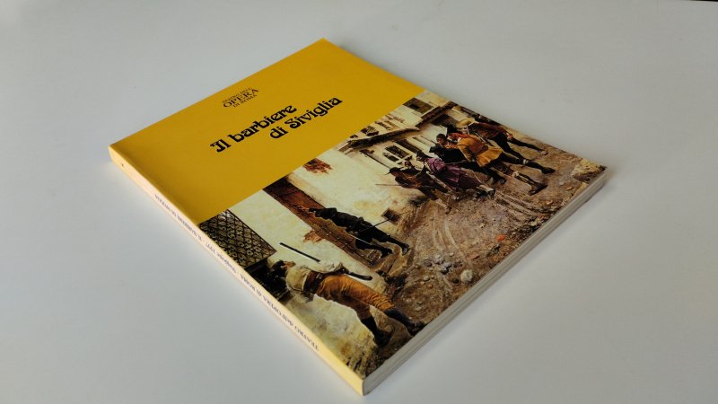 Tweedehands boek: Il barbiere di Siviglia van auteur Teatro dell'Opera di Roma. - Italiaanstalig operaboekje / paperback, lichte gebruikssporen aan kaft, rug verkleurd. Binnenwerk netjes en compleet.