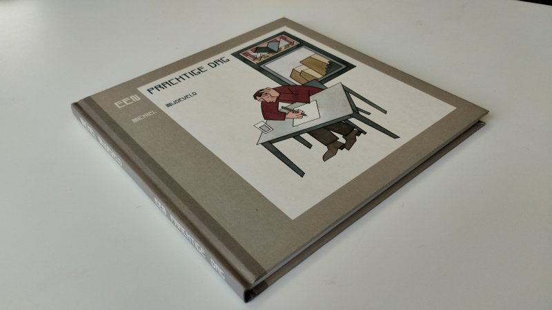 Tweedehands boek: Een prachtige dag van auteur Michiel Wijdeveld - Nederlandstalige hardcover zonder stofomslag. Kaft licht verkleurd, pagina’s netjes en onbeschreven. In zeer goede staat.