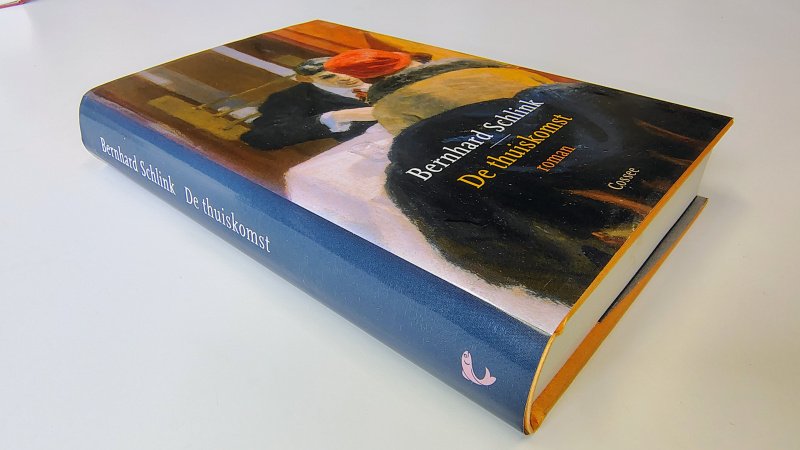 Tweedehands boek: De thuiskomst van auteur Bernhard Schlink - Hardcover met stofomslag, als nieuw! Binnenwerk onbeschreven en netjes.