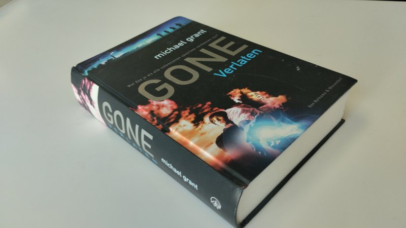 Tweedehands boek: Verlaten van auteur Michael Grant - Hardcover, netjes en onbeschreven, zeer goede staat.